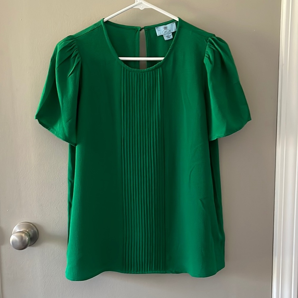Cece Pleat Front Blouse in Lush Green - size small